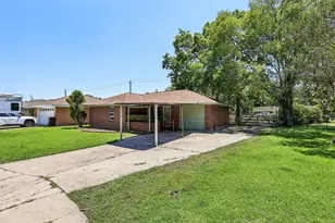 1501 Colby Dr, Baytown, TX 77520 - Photo 2