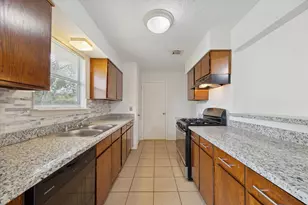 2723 N Brompton Dr, Pearland, TX 77584 - Photo 8