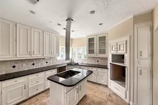 3310 Country Club Blvd, Stafford, TX 77477 - Photo 10