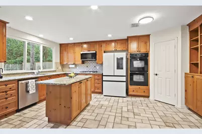 91 Alden Glen Drive, The Woodlands, TX 77382 - Photo 8