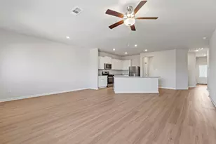 8822 New Jade Dr, Iowa Colony, TX 77583 - Photo 2