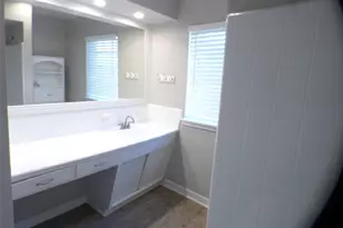 8715 Ilona Ln, Houston, TX 77025 - Photo 14