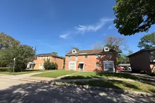 8715 Ilona Ln, Houston, TX 77025 - Photo 20