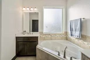 9048 Grand Lake Estates Dr, Montgomery, TX 77316 - Photo 22