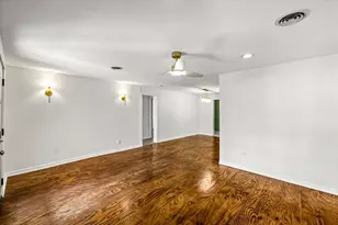 5522 Ave O 1/2, Galveston, TX 77551 - Photo 8