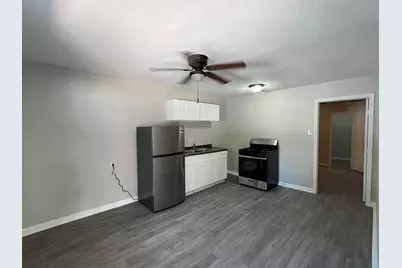 4831 Sycamore Avenue Avenue #04, Pasadena, TX 77503 - Photo 2