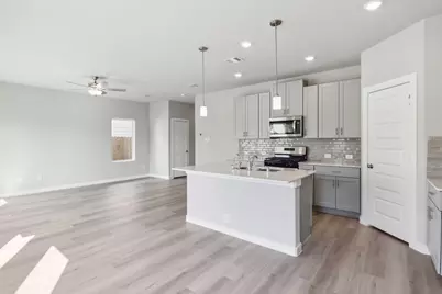 2046 West Darlington Oak Court, Conroe, TX 77304 - Photo 4