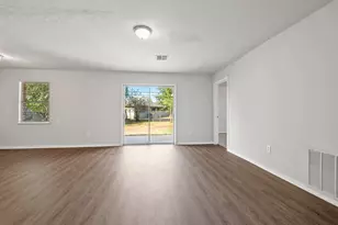 406 Pamela Dr, Baytown, TX 77521 - Photo 2