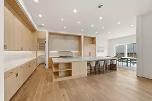 2015 Harvard St, Houston, TX 77008 - Photo 4