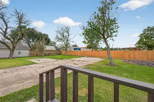 709 Center St, Richmond, TX 77469 - Photo 32