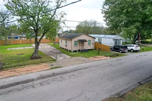 709 Center St, Richmond, TX 77469 - Photo 36