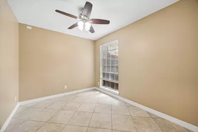 9 E Willowwood Court, The Woodlands, TX 77381 - Photo 6