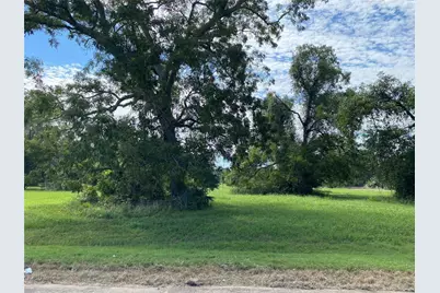 275 Horse Shoe Trail, Angleton, TX 77515 - Photo 4