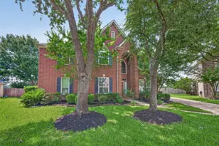 1415 Kennewick Ct, Sugar Land, TX 77479 - Photo 2