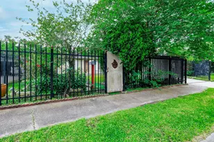 5422 Rapido Rd, Houston, TX 77033 - Photo 4