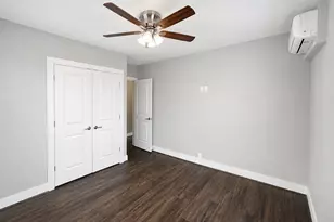 1624 Sealy, Galveston, TX 77550 - Photo 10