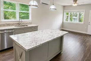 1624 Sealy, Galveston, TX 77550 - Photo 4