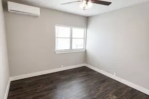 1624 Sealy, Galveston, TX 77550 - Photo 6