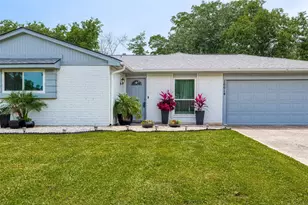 16614 Forest Bend Ave, Friendswood, TX 77546 - Photo 2