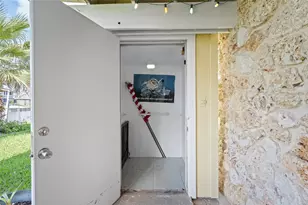 321 Ling St, Bayou Vista, TX 77563 - Photo 2