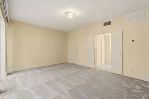 10125 Valley Forge Dr, Houston, TX 77042 - Photo 16