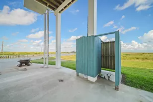 405 Pompano Dr, Freeport, TX 77541 - Photo 14