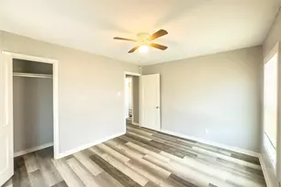 111 Holly St, Lake Jackson, TX 77566 - Photo 14