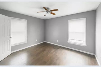 111 Holly Street, Lake Jackson, TX 77566 - Photo 8