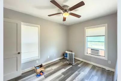 111 Holly Street, Lake Jackson, TX 77566 - Photo 24