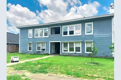 111 Holly Street, Lake Jackson, TX 77566 - Photo 2