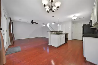 26 N Walden Elms Circle, The Woodlands, TX 77382 - Photo 10