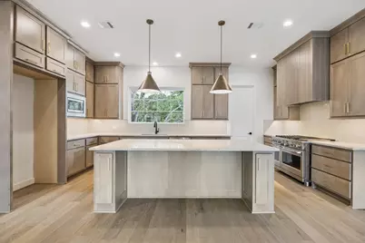 2211 Saxon Drive, Houston, TX 77018 - Photo 4