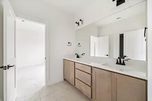 2211 Saxon Dr, Houston, TX 77018 - Photo 12