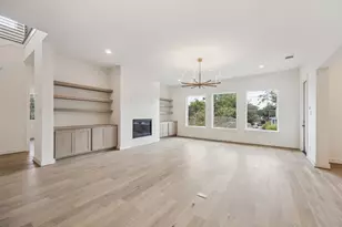 2211 Saxon Dr, Houston, TX 77018 - Photo 2