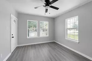 220 Engel St, Houston, TX 77011 - Photo 8