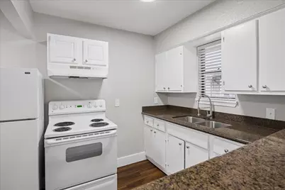 405 Hawthorne Street #5, Houston, TX 77006 - Photo 6