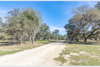 725 Private Road 1581, Hallettsville, TX 77964 - Photo 34