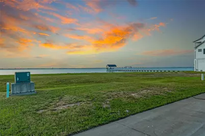 1410 Bay Pointe Drive, Galveston, TX 77554 - Photo 14
