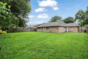 10323 Sagebluff Dr, Houston, TX 77089 - Photo 14