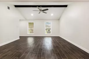 10323 Sagebluff Dr, Houston, TX 77089 - Photo 2
