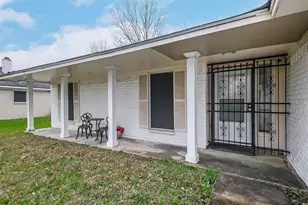 7602 Alperton Dr, Houston, TX 77088 - Photo 4