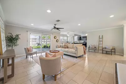 2910 Freshmeadows Drive, Houston, TX 77063 - Photo 4