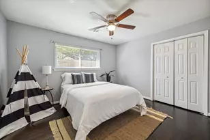 2910 Freshmeadows Dr, Houston, TX 77063 - Photo 18