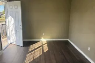 8219 Corinth St, Houston, TX 77051 - Photo 4