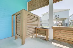 847 Beaumont Dr, Port Bolivar, TX 77650 - Photo 4