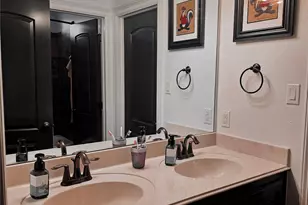 51 Red Maple Ct, Lake Jackson, TX 77566 - Photo 6