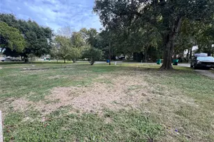 1026 Meyer St, La Marque, TX 77568 - Photo 2