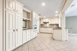 11310 Gladefield Dr, Houston, TX 77099 - Photo 10