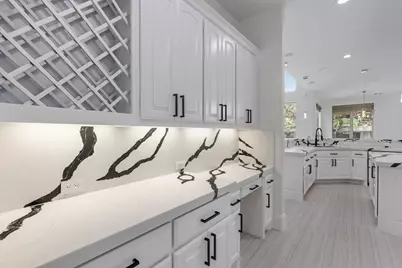 18 Player Vista Place, The Woodlands, TX 77382 - Photo 8