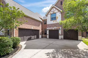 18 Player Vista Pl, The Woodlands, TX 77382 - Photo 2